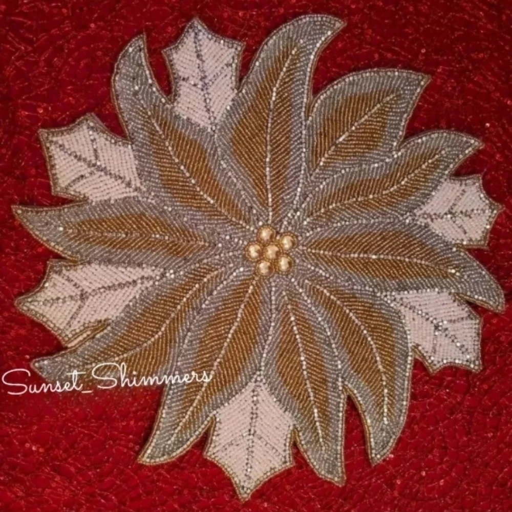 x4 Nicole Miller White Gold Silver POINSETTIA Sparkly Beaded Placemats Chargers
